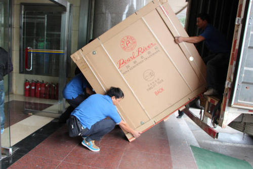 城中钢琴贵重工艺品无忧运